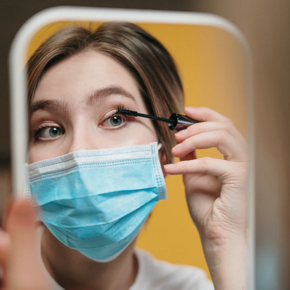 Latisse eyelash serum: what is it, benefits, side effects - Desktop Image