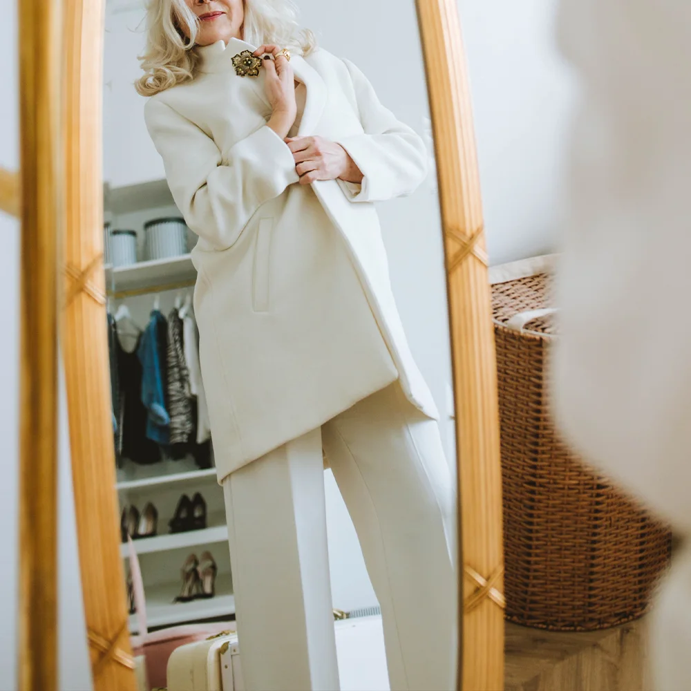 Body dysmorphia: what is it, symptoms, causes, and treatments - Desktop Image