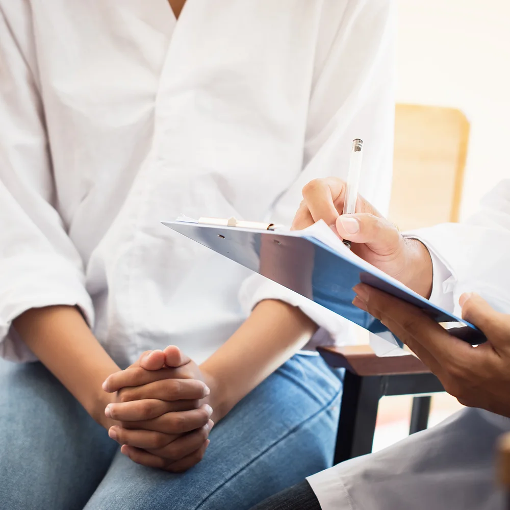 Endometriosis surgery options: laparoscopy, laparotomy, hysterectomy - Desktop Image